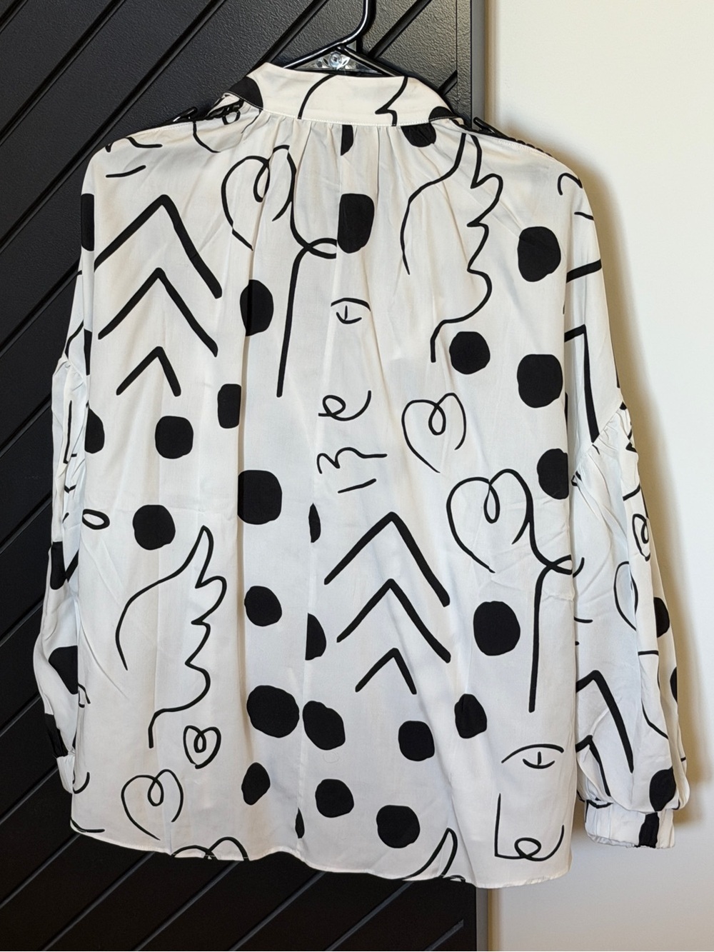 Mother of Pearl Top (from OUTNET). Size XS. Excellent condition. Worn only ONCE! - Picture 5 of 5